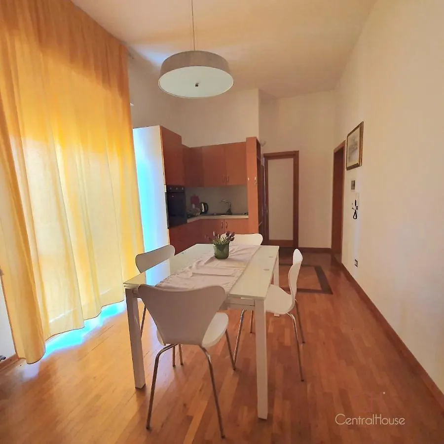 Central House Lecce